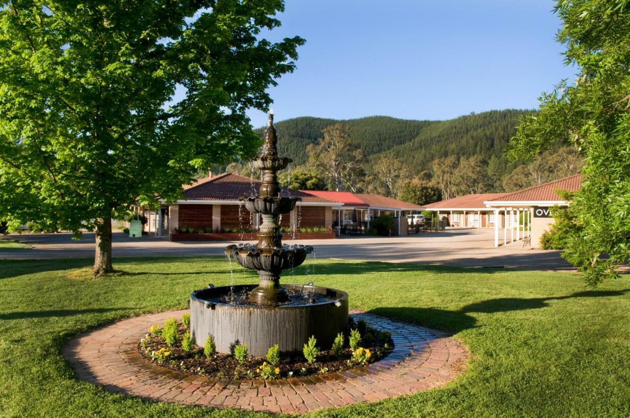 Ovens Valley Motor Inn Bright Eksteriør bilde