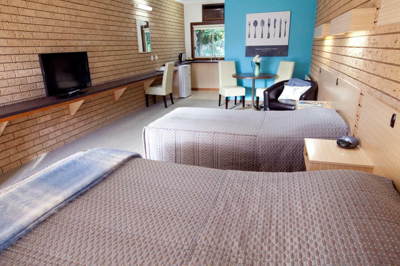 Ovens Valley Motor Inn Bright Eksteriør bilde